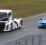 Volvo провела гонку между седаном и тягачом - ИА B-Port.Com