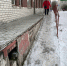 Мурманские активисты Народного фронта обратили внимание прокуратуры на опасную входную лестницу поликлиники в Коле - Арктик-ТВ