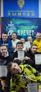 Кировские школьники соревновались в скоростной сборке-разборке автомата Калашникова