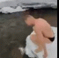 Туристы продолжают купальный сезон в Хибинах [видео] - SeverPost.ru