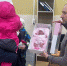 Отправленный в эмиграцию Оганес Шанкоян вручает новогодние подарки в Мурманске - SeverPost.ru