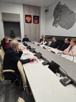 Руководитель фракции КПРФ в Мурманской областной Думе Александр Клементьев провел общее собрание депутатов КПРФ