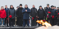 «День защитника Отечества стал поистине всенародным праздником. Сегодня мы говорим особые слова благодарности, вспоминая все поколения защитников Родины»: глава региона Андрей Чибис принял участие в торжественном митинге в честь 23 февраля - Murman.Ru