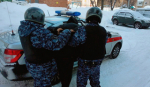 В Мурманске росгвардеец задержал агрессивного мужчину с ножом