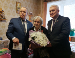 Уважаемые земляки, сегодня вместе с председателем Мурманской областной Думы Сергеем Михайловичем Дубовым вручили памятную юбилейную медаль, в честь 80-летия Победы советского народа в Великой Отечественной войне, жительнице блокадного Ленинграда