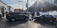 При столкновении двух автомобилей в Мурманске на Героев-североморцев пострадал человек - ИА B-Port.Com