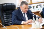 В ЛДПР предлагают ввести уголовное наказание за повторную продажу энергетиков детям