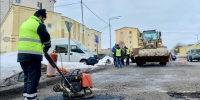 В Североморске начали заделывать ямы на дорогах - SeverPost.ru