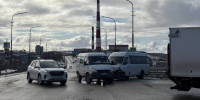 В Мурманской области перевернувшийся микроавтобус травмировал двух человек - Телекомпания ТВ-21