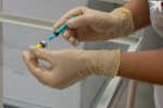 Жителям Мурманской области напомнили, от чего можно вакцинироваться