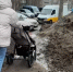 Мамы с колясками рискуют упасть в бездну кратеров на Героев-Североморцев в Мурманске - ИА Nord-News.Ru