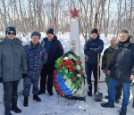 Сотрудники мурмашинской колонии привели в порядок территорию памятника Неизвестному Солдату