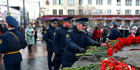 Судебные приставы возложили цветы к памятнику Герою Советского Союза Анатолию Бредову - УФССП