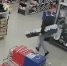 Мурманчанин незаметно украл из магазина два сноуборда [видео] - SeverPost.ru