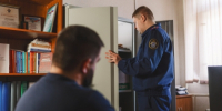 Завершено расследование уголовного дела в отношении сотрудника полиции, обвиняемого в неправомерном доступе к компьютерной информации и нарушении неприкосновенности частной жизни - Следственный комитет