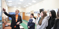 В Мурманской областной Думе прошёл День открытых дверей для школьников из Ковдора - Арктик-ТВ