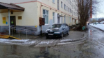 Водители в Североморске получили штрафы за парковку на тротуарах