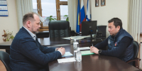 Губернатор Андрей Чибис провёл рабочую встречу с главой ЗАТО Александровск Ильясом Мазитовым - Арктик-ТВ