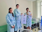 Областная детско-юношеская библиотека подарила новорожденным первый книжный набор