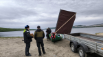 Уникальное морское путешествие на самодельном карбасе стартовало из Колы в Североморск