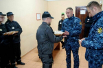 В мурманской ИК-17 отметили передовиков швейного производства яблочными пирогами