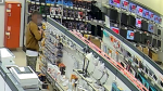 Цифровой воришка в апатитском магазине попал на [видео]