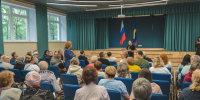 Губернатор Андрей Чибис проверил ход строительства социальных объектов в Ленинском округе Мурманска и провёл встречу с жителями района - Арктик-ТВ