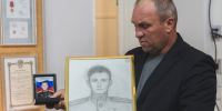 Отец Героя России Николая Данильченко, павшего на полях СВО, передал личные вещи сына Североморскому Музейно-выставочному комплексу - Арктик-ТВ
