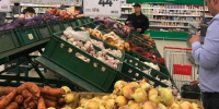 Кошелёк: в магазинах Мурманской области снижение цен на плодоовощную продукцию продолжает радовать северян - Арктик-ТВ