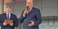 Сергей Дубовой поздравил школьников Видяево с началом нового учебного года - Мурманский вестник