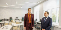 Андрей Чибис в День знаний посетил отремонтированные гимназию №5 и лицей №2 в Мурманске - Мурманский вестник
