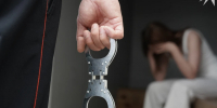19-летняя жительница Североморска отправила покупателю телефон на такси - КП Мурманск