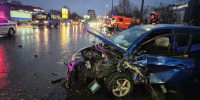 В Мурманске столкнулись три автомобиля: пострадавшие находятся в больнице - ИА Nord-News.Ru