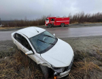 В Кировске «Лада Гранта» не разъехалась со столбом