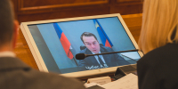 Губернатор Андрей Чибис поручил провести проверку по обращениям воспитателей о снижении зарплат и разработать механизм обратной связи - Правительство Мурманской области