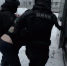 Троих жителей Апатитов задержали за нападение на полицейского [видео] - SeverPost.ru
