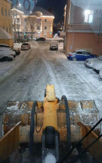 В Мурманске продолжается уборка снега