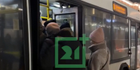 В Мурманске пассажиры жалуются на переполненность автобуса №18 - Телекомпания ТВ-21