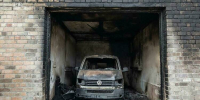 В Апатитах из-за пожара в гаражах пострадала иномарка - Мурманский вестник