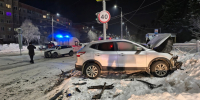 В лобовой аварии в Апатитах пострадали два человека - SeverPost.ru