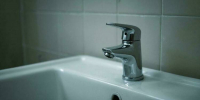 Из-за повреждения на водопроводе в 8 мурманских домах отключена подача холодной воды - Мурманский вестник
