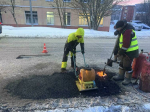 В Североморске на нескольких улицах проводят зимний ямочный ремонт