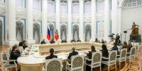 Владимир Путин поздравил женщин с наступающим праздником - Мурманский вестник