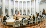 Владимир Путин поздравил женщин с наступающим праздником