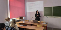 Сегодня Жулева Полина, руководитель социально-просветительского проекта "Острое перо", реализуемого под эгидой Уполномоченного по правам человека в Мурманской области, провела интерактивную лекцию "Сетевой этикет" для студентов Колледжа ФГАОУ ВО «МАУ» - Уполномоченный по правам человека