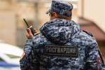 В Мурманском универмаге росгвардейцы задержали мужчину, совершившего хищение одежды на сумму более 7 тысяч рублей
