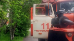 В Мурманске девять пожарных тушили контейнер
