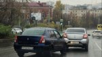 «Встреча» двух Renault Logan на спуске с Челюскинцев закончилась аварией